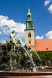 Neptunbrunnen und St. Marienkirche