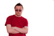 Mann mit Sonnebrille und arroganten Blick