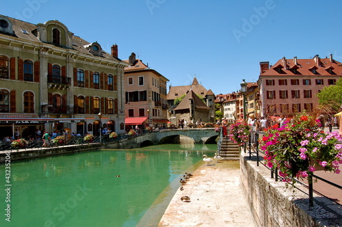 Photo: Canaux pittoresques d'Annecy Canaux pittoresques d'Annecy