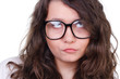 Foto: beleidigte junge frau mit brille beleidigte junge frau mit brille