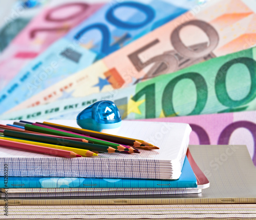 Foto: Montage budget rentrée scolaire Montage budget rentrée scolaire