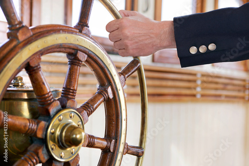 Photo: Hand am Steuer 2 Hand am Steuer 2