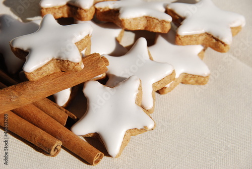 Photo: cinnamon stars cinnamon stars