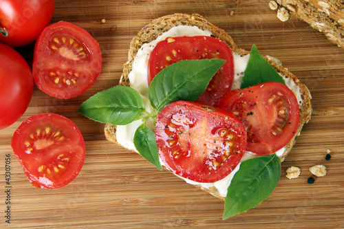 Photo: Tomato sandwich Tomato sandwich