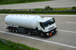 lkw auf der autobahn
