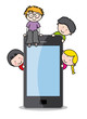 Niños con un teléfono mávil