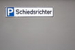 Dienstparkplatz für den Schiedsrichter