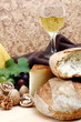 Vino bianco,pane e formaggio pecorino