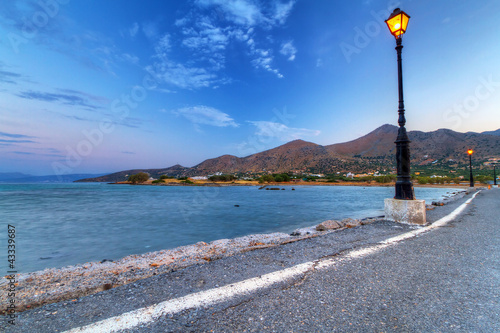 Foto: Empty road Mirabello Bay on Crete, Greece Empty road Mirabello Bay on Crete, Greece