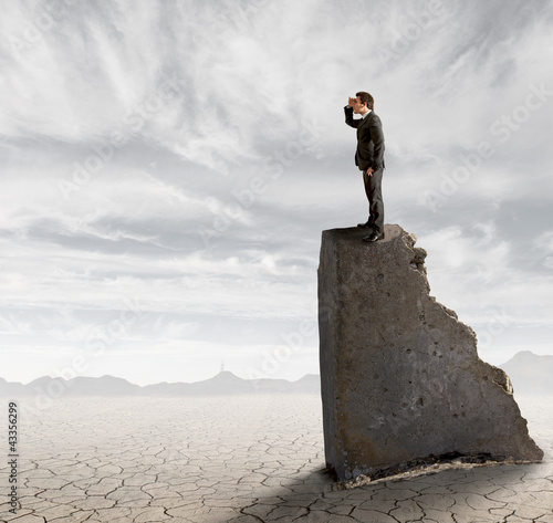 Foto: Businessman in search of work Businessman in search of work