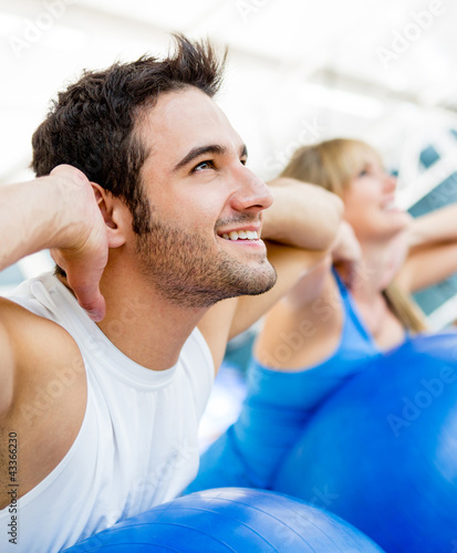 Foto: People at the gym People at the gym