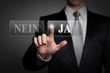 Geschäftsmann trifft Entscheidung - JA oder nein