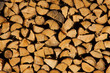Brennholz Holzstapel gestapelt gelb braun bauernhof