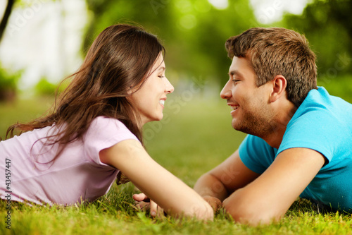 Foto: Smiling face to face Smiling face to face