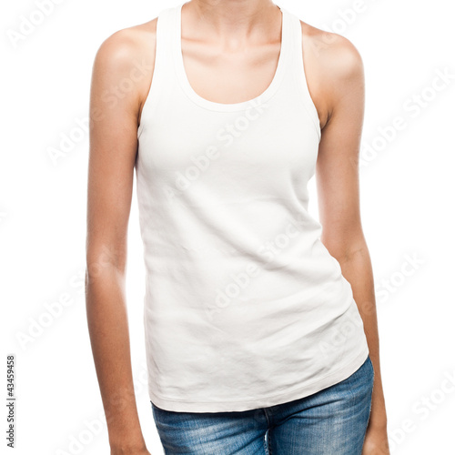 Foto: White t-shirt on a young woman template White t-shirt on a young woman template
