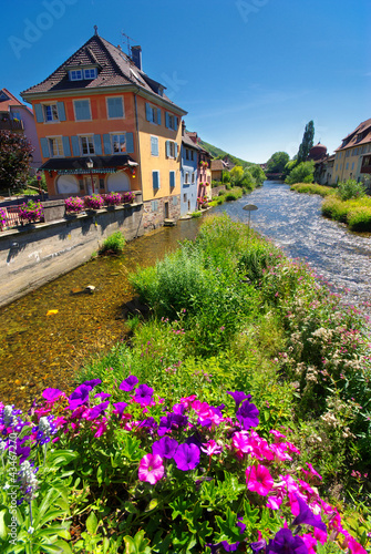 Foto: Rivière traversant Thann , Alsace (Fr) Rivière traversant Thann , Alsace (Fr)