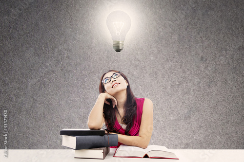 Foto: Smart college student 1 Smart college student 1