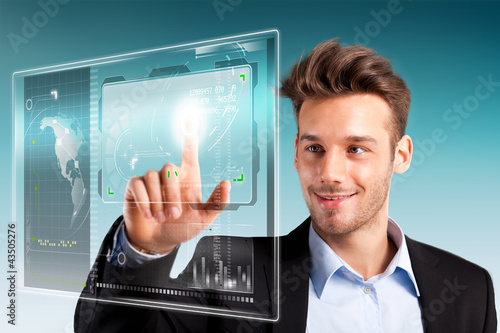 Photo: Mann mit virtuellem Interface Mann mit virtuellem Interface
