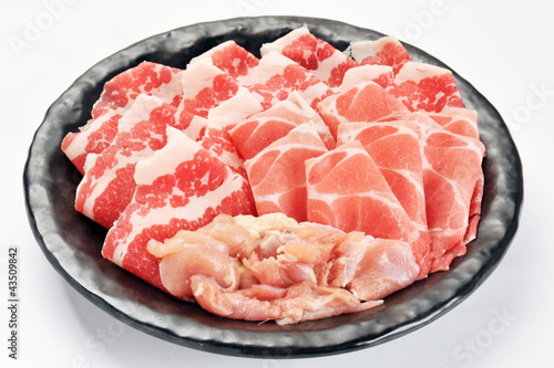 Photo: 豚肉と鶏肉の二色鍋用の盛り合わせ 豚肉と鶏肉の二色鍋用の盛り合わせ