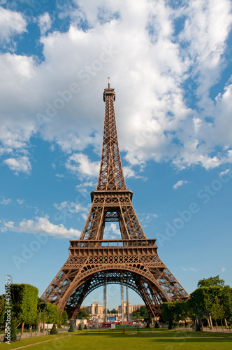 Foto: The Eiffel Tower in Paris, France The Eiffel Tower in Paris, France