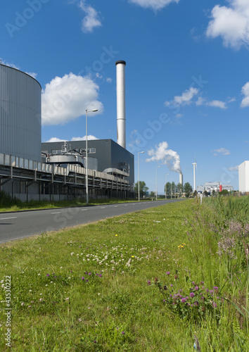 Foto: industrial building industrial building