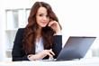 Foto: Young busines woman with notebook Young busines woman with notebook