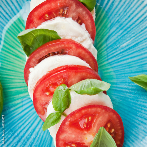 Photo: tomaten-mozarella salat II tomaten-mozarella salat II