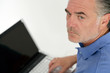 Photo: Mann am Laptop Mann am Laptop
