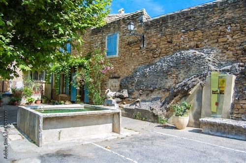 Foto: Village typique en Provence, France Village typique en Provence, France