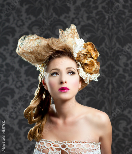 Foto: Hairdressing and makeup fashion woman Hairdressing and makeup fashion woman