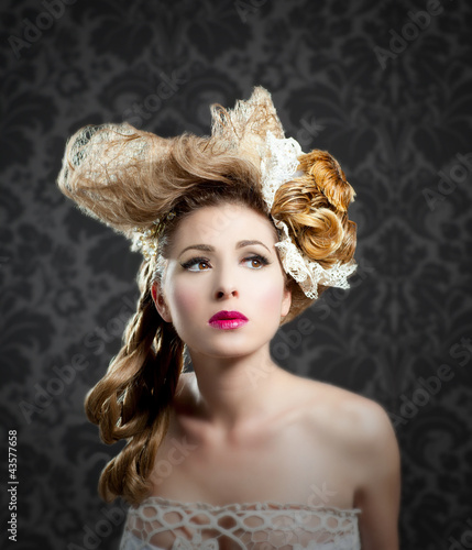 Foto: Hairdressing and makeup fashion girl Hairdressing and makeup fashion girl