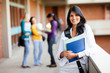 Foto: group of young female college students on campus group of young female college students on campus