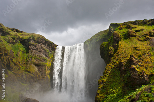 Photo : waterfall green iceland waterfall green iceland