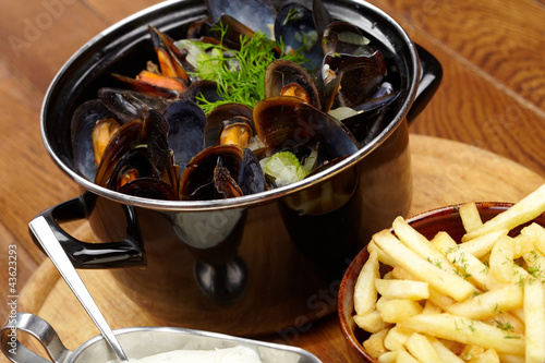Photo: mussels with sauce mussels with sauce