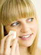 Applying foundation