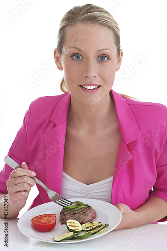 Photo: Femme - Steak grillé / légumes Femme - Steak grillé / légumes