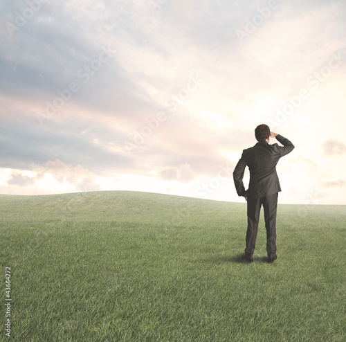 Foto: Businessman seeks new business Businessman seeks new business