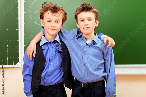 Foto: two classmates two classmates
