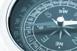 Foto: compass closeup blue toned compass closeup blue toned