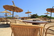 Taverne mit Sonnenschirmen