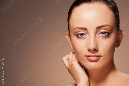 Foto: portrait of gorgeous confident woman portrait of gorgeous confident woman