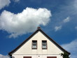 Weiße Wolke vor blauem Himmel in Wettenberg Krofdorf-Gleiberg