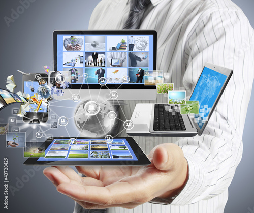 Foto: Technology in the hands Technology in the hands