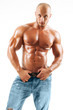 Foto: Muscled male model posing in studio Muscled male model posing in studio