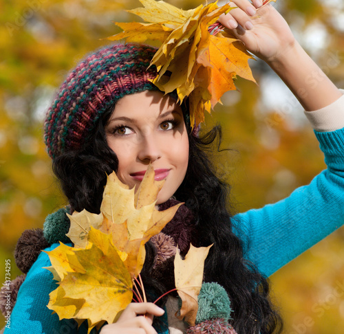 Foto: woman autumn woman autumn