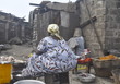 Mitten in einem afrikanischen Slum