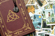 Buch der Schatten + Tarotkarten (Hexentarot)