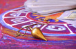 Astrologischer Kreis mit Pendel und Tarotkarten