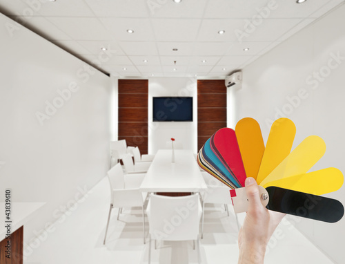 Foto: Beratungssituation Material & Farbe Beratungssituation Material & Farbe