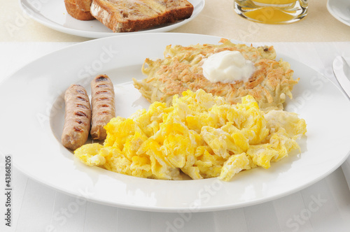Photo: Link Sausage with scrambled eggs Link Sausage with scrambled eggs